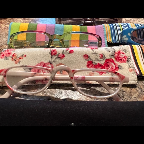 Readers 1.50 - Picture 4 of 8